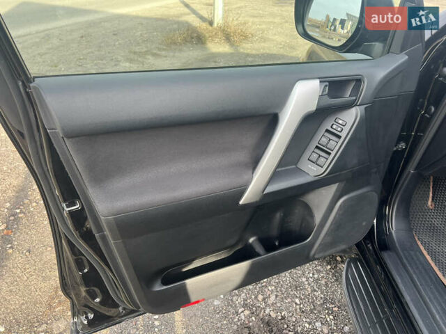 Черный Тойота Ленд Крузер Прадо, объемом двигателя 2.8 л и пробегом 107 тыс. км за 37500 $, фото 12 на Automoto.ua