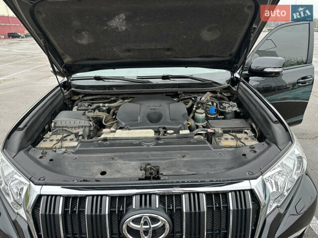 Черный Тойота Ленд Крузер Прадо, объемом двигателя 2.76 л и пробегом 144 тыс. км за 37300 $, фото 39 на Automoto.ua