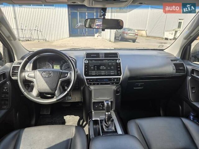 Черный Тойота Ленд Крузер Прадо, объемом двигателя 2.69 л и пробегом 90 тыс. км за 30000 $, фото 4 на Automoto.ua