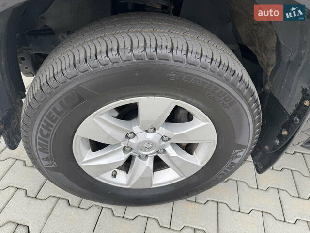 Черный Тойота Ленд Крузер Прадо, объемом двигателя 4 л и пробегом 117 тыс. км за 39500 $, фото 11 на Automoto.ua