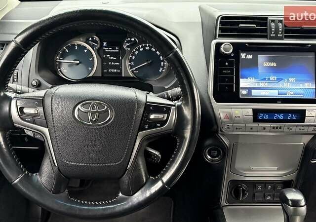 Чорний Тойота Ленд Крузер Прадо, об'ємом двигуна 2.76 л та пробігом 175 тис. км за 37470 $, фото 8 на Automoto.ua