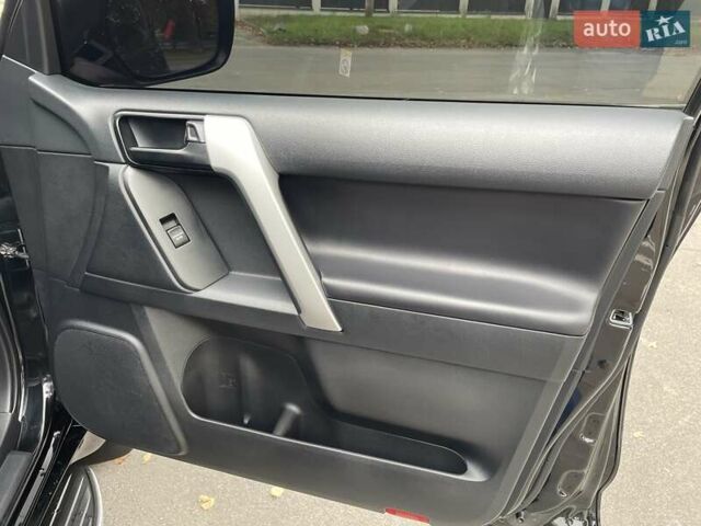 Чорний Тойота Ленд Крузер Прадо, об'ємом двигуна 2.8 л та пробігом 88 тис. км за 39800 $, фото 51 на Automoto.ua