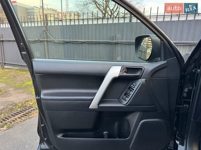 Черный Тойота Ленд Крузер Прадо, объемом двигателя 3.96 л и пробегом 149 тыс. км за 41500 $, фото 12 на Automoto.ua