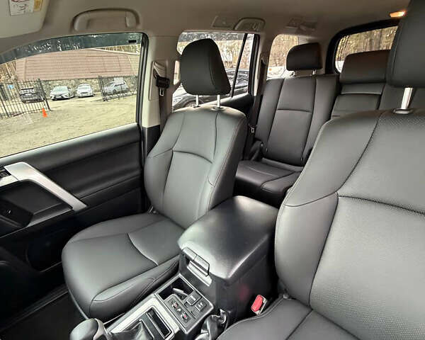 Черный Тойота Ленд Крузер Прадо, объемом двигателя 0 л и пробегом 120 тыс. км за 38999 $, фото 12 на Automoto.ua