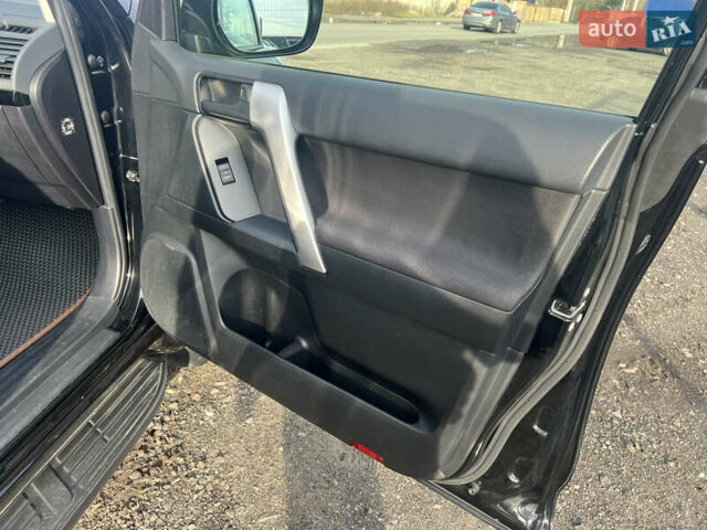 Черный Тойота Ленд Крузер Прадо, объемом двигателя 2.8 л и пробегом 107 тыс. км за 37500 $, фото 20 на Automoto.ua