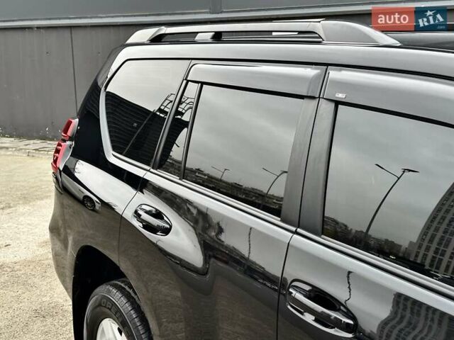 Черный Тойота Ленд Крузер Прадо, объемом двигателя 4 л и пробегом 105 тыс. км за 34750 $, фото 6 на Automoto.ua