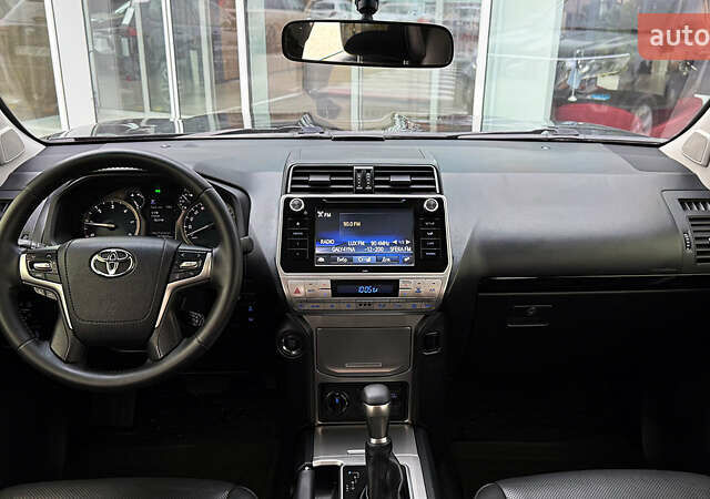 Чорний Тойота Ленд Крузер Прадо, об'ємом двигуна 2.76 л та пробігом 168 тис. км за 38400 $, фото 7 на Automoto.ua