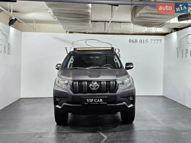 Черный Тойота Ленд Крузер Прадо, объемом двигателя 2.69 л и пробегом 115 тыс. км за 27777 $, фото 2 на Automoto.ua