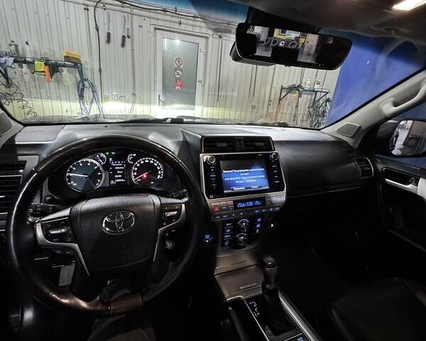 Черный Тойота Ленд Крузер Прадо, объемом двигателя 4 л и пробегом 139 тыс. км за 42000 $, фото 37 на Automoto.ua