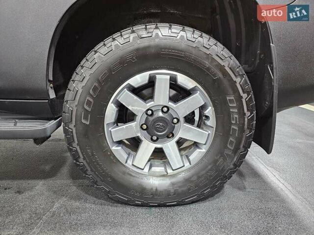 Черный Тойота Ленд Крузер Прадо, объемом двигателя 2.69 л и пробегом 115 тыс. км за 27777 $, фото 49 на Automoto.ua