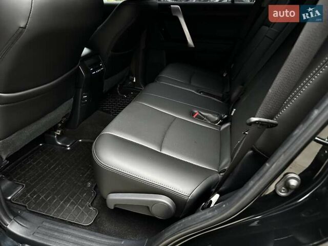 Черный Тойота Ленд Крузер Прадо, объемом двигателя 4 л и пробегом 105 тыс. км за 34750 $, фото 32 на Automoto.ua