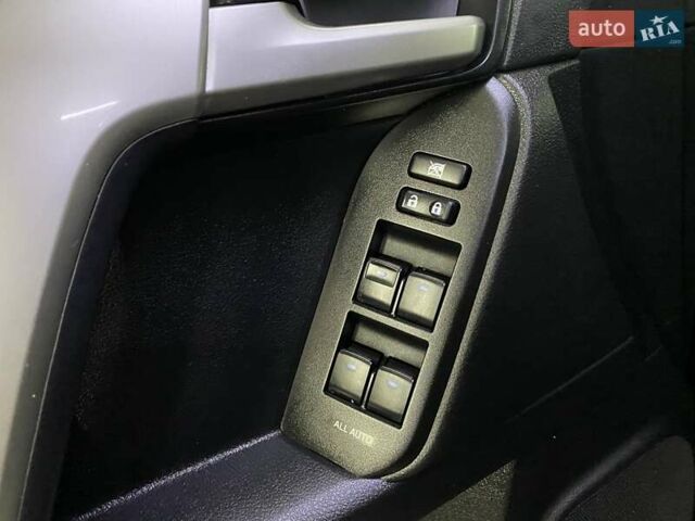 Чорний Тойота Ленд Крузер Прадо, об'ємом двигуна 2.8 л та пробігом 85 тис. км за 44500 $, фото 28 на Automoto.ua