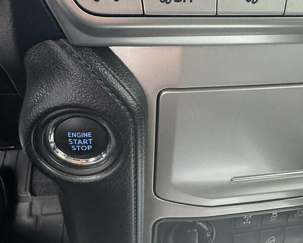 Черный Тойота Ленд Крузер Прадо, объемом двигателя 4 л и пробегом 117 тыс. км за 39500 $, фото 13 на Automoto.ua