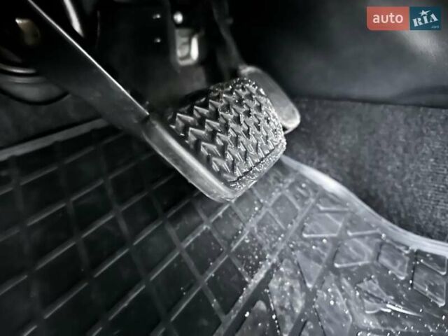 Черный Тойота Ленд Крузер Прадо, объемом двигателя 4 л и пробегом 105 тыс. км за 34750 $, фото 61 на Automoto.ua