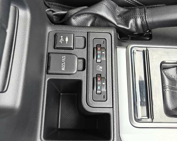 Черный Тойота Ленд Крузер Прадо, объемом двигателя 2.76 л и пробегом 163 тыс. км за 37500 $, фото 30 на Automoto.ua