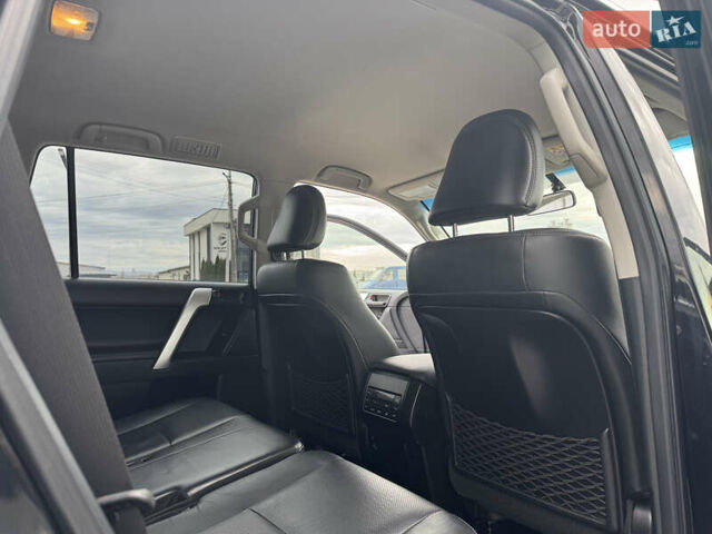 Черный Тойота Ленд Крузер Прадо, объемом двигателя 4 л и пробегом 117 тыс. км за 39500 $, фото 2 на Automoto.ua