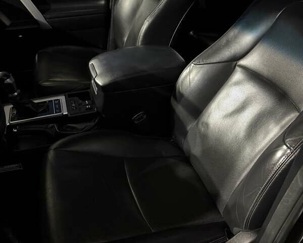 Черный Тойота Ленд Крузер Прадо, объемом двигателя 4 л и пробегом 139 тыс. км за 42000 $, фото 23 на Automoto.ua