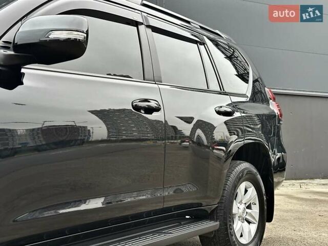 Черный Тойота Ленд Крузер Прадо, объемом двигателя 4 л и пробегом 105 тыс. км за 34750 $, фото 9 на Automoto.ua