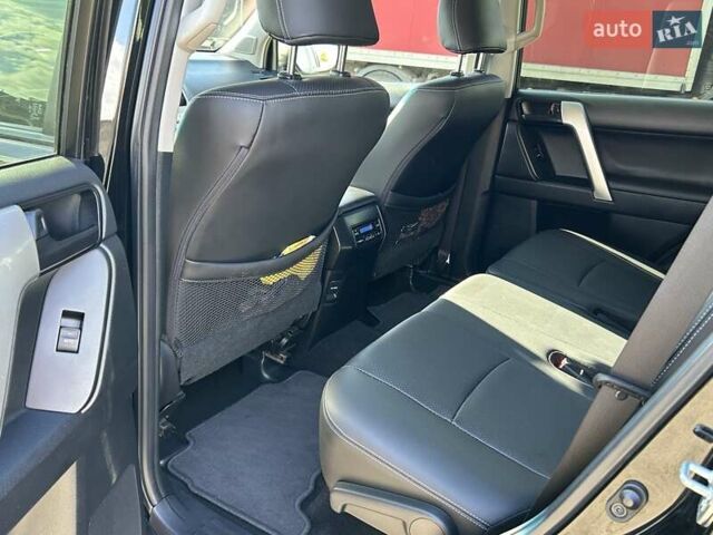 Чорний Тойота Ленд Крузер Прадо, об'ємом двигуна 3.96 л та пробігом 158 тис. км за 37999 $, фото 13 на Automoto.ua