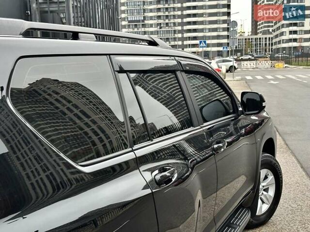 Черный Тойота Ленд Крузер Прадо, объемом двигателя 4 л и пробегом 105 тыс. км за 34750 $, фото 19 на Automoto.ua