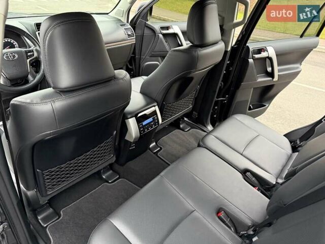 Чорний Тойота Ленд Крузер Прадо, об'ємом двигуна 3.96 л та пробігом 66 тис. км за 49999 $, фото 48 на Automoto.ua