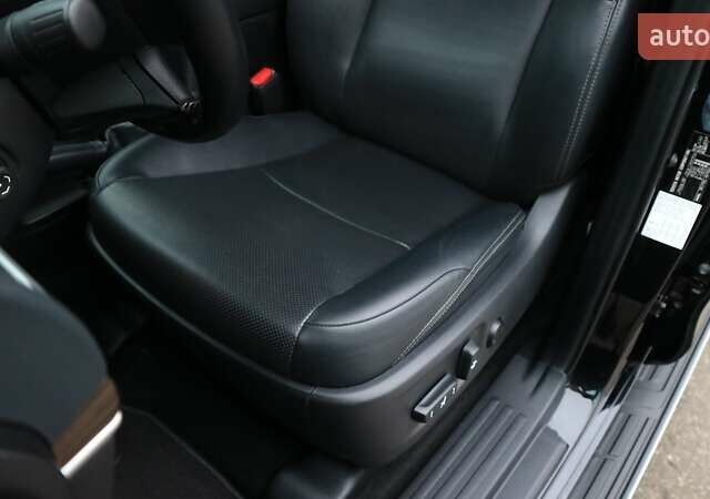 Черный Тойота Ленд Крузер Прадо, объемом двигателя 4 л и пробегом 164 тыс. км за 37768 $, фото 14 на Automoto.ua