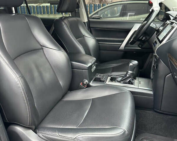 Чорний Тойота Ленд Крузер Прадо, об'ємом двигуна 3.96 л та пробігом 105 тис. км за 44000 $, фото 32 на Automoto.ua