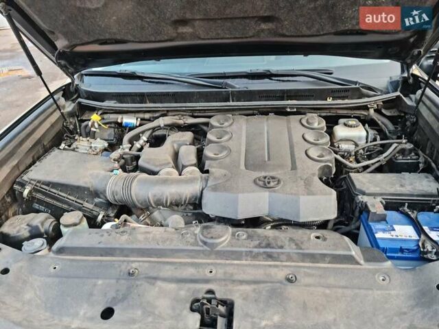 Черный Тойота Ленд Крузер Прадо, объемом двигателя 3.96 л и пробегом 93 тыс. км за 35900 $, фото 10 на Automoto.ua