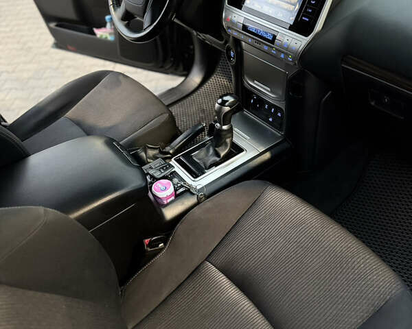 Черный Тойота Ленд Крузер Прадо, объемом двигателя 3.96 л и пробегом 153 тыс. км за 40500 $, фото 19 на Automoto.ua