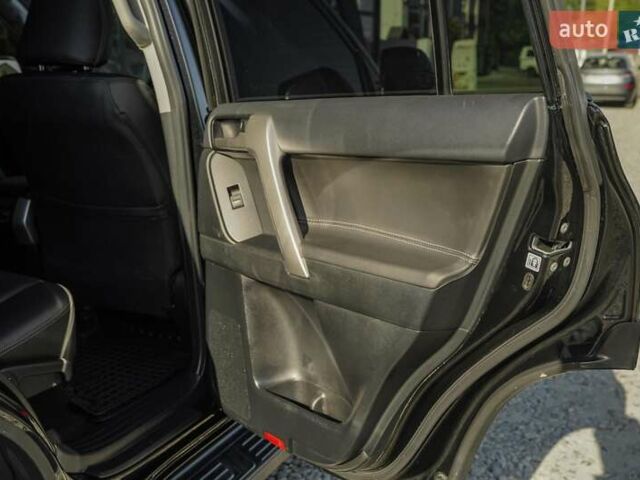 Черный Тойота Ленд Крузер Прадо, объемом двигателя 3.96 л и пробегом 87 тыс. км за 44500 $, фото 42 на Automoto.ua