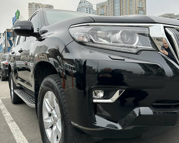 Чорний Тойота Ленд Крузер Прадо, об'ємом двигуна 3.96 л та пробігом 105 тис. км за 44000 $, фото 9 на Automoto.ua