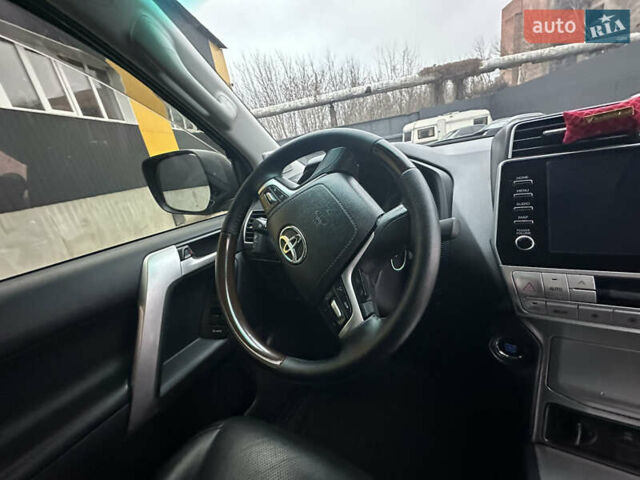 Чорний Тойота Ленд Крузер Прадо, об'ємом двигуна 3.96 л та пробігом 90 тис. км за 45000 $, фото 38 на Automoto.ua