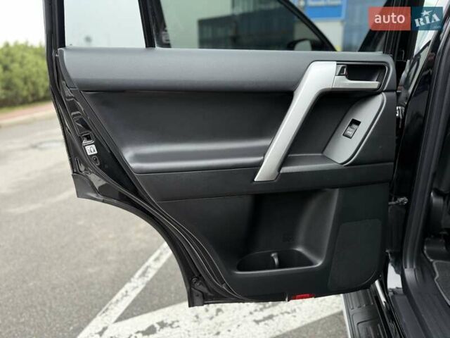 Чорний Тойота Ленд Крузер Прадо, об'ємом двигуна 3.96 л та пробігом 66 тис. км за 49999 $, фото 45 на Automoto.ua