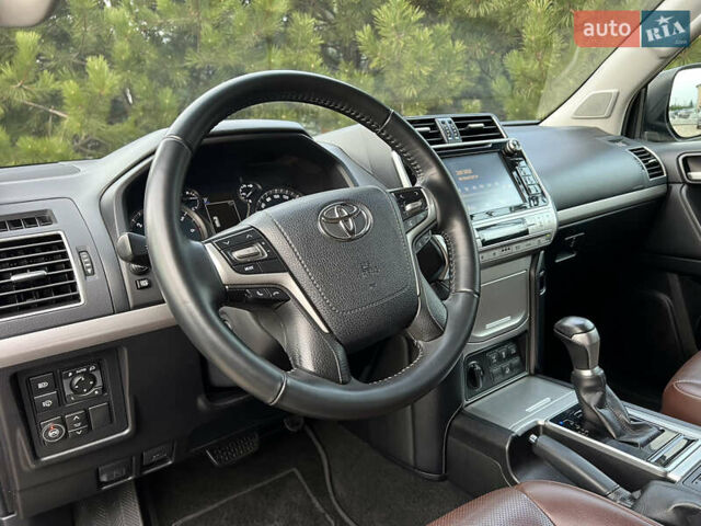 Чорний Тойота Ленд Крузер Прадо, об'ємом двигуна 3.96 л та пробігом 129 тис. км за 38900 $, фото 8 на Automoto.ua