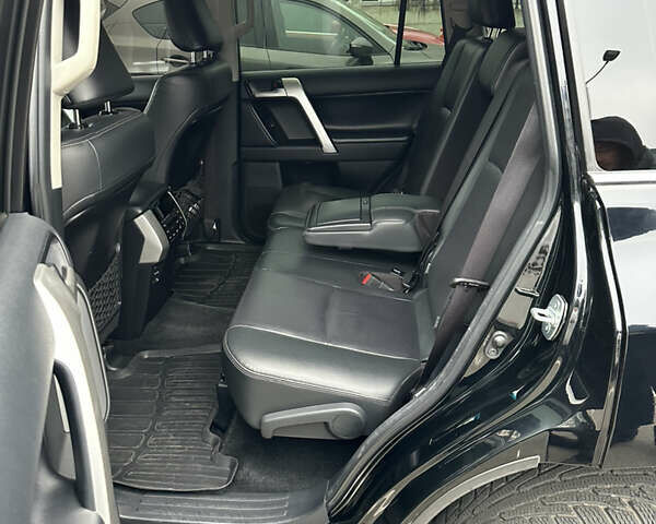 Чорний Тойота Ленд Крузер Прадо, об'ємом двигуна 3.96 л та пробігом 105 тис. км за 44000 $, фото 28 на Automoto.ua