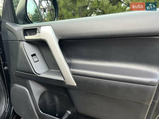 Чорний Тойота Ленд Крузер Прадо, об'ємом двигуна 3.96 л та пробігом 129 тис. км за 38900 $, фото 19 на Automoto.ua