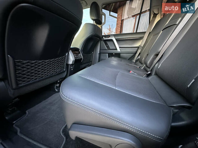 Чорний Тойота Ленд Крузер Прадо, об'ємом двигуна 2.76 л та пробігом 92 тис. км за 47500 $, фото 29 на Automoto.ua