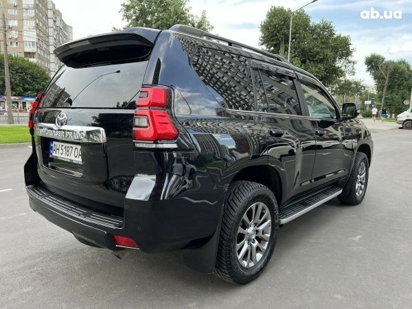 Черный Тойота Ленд Крузер Прадо, объемом двигателя 4 л и пробегом 93 тыс. км за 53900 $, фото 3 на Automoto.ua
