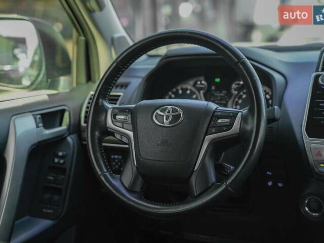 Черный Тойота Ленд Крузер Прадо, объемом двигателя 3.96 л и пробегом 87 тыс. км за 44500 $, фото 24 на Automoto.ua