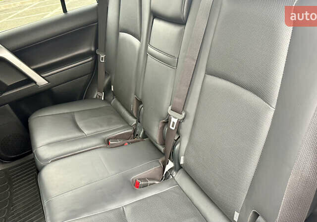 Тойота Ленд Крузер Прадо 2020 в Пирятине на Automoto.ua Черный Тойота Ленд Крузер Прадо, объемом двигателя 2.76 л и пробегом 200 тыс. км за 42000 $, фото 17 на Automoto.ua