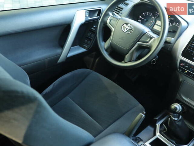 Тойота Ленд Крузер Прадо 2020 в Мукачеве на Automoto.ua Черный Тойота Ленд Крузер Прадо, объемом двигателя 2.69 л и пробегом 88 тыс. км за 34999 $, фото 18 на Automoto.ua