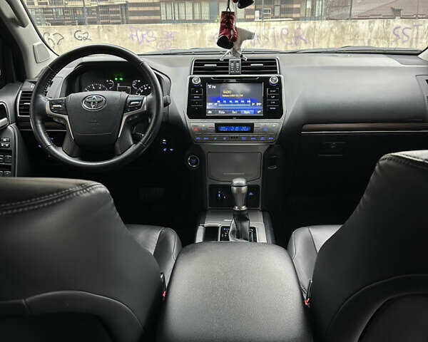 Чорний Тойота Ленд Крузер Прадо, об'ємом двигуна 3.96 л та пробігом 105 тис. км за 44000 $, фото 37 на Automoto.ua