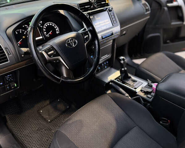 Черный Тойота Ленд Крузер Прадо, объемом двигателя 3.96 л и пробегом 153 тыс. км за 40500 $, фото 18 на Automoto.ua