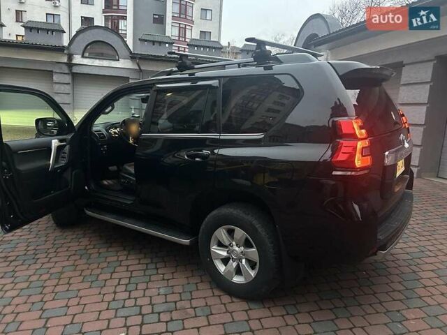 Черный Тойота Ленд Крузер Прадо, объемом двигателя 3.96 л и пробегом 40 тыс. км за 51000 $, фото 3 на Automoto.ua