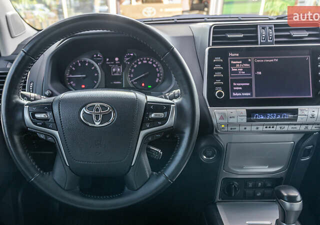 Черный Тойота Ленд Крузер Прадо, объемом двигателя 3.96 л и пробегом 153 тыс. км за 45086 $, фото 8 на Automoto.ua