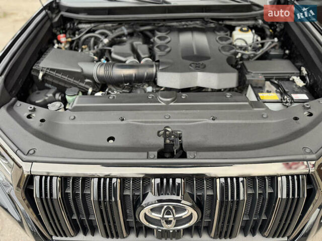 Черный Тойота Ленд Крузер Прадо, объемом двигателя 3.96 л и пробегом 62 тыс. км за 46000 $, фото 12 на Automoto.ua