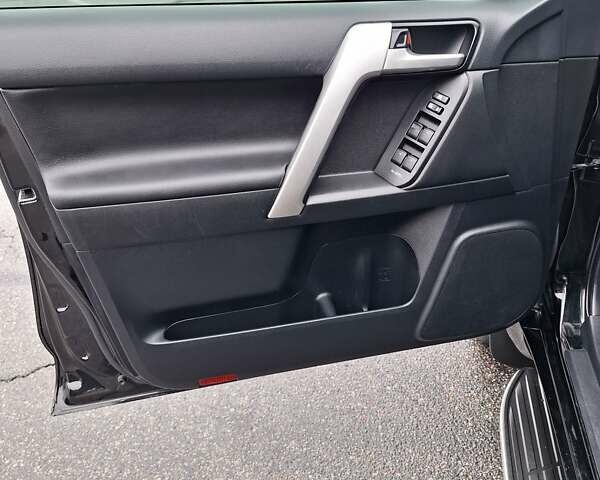 Чорний Тойота Ленд Крузер Прадо, об'ємом двигуна 3.96 л та пробігом 135 тис. км за 44900 $, фото 38 на Automoto.ua