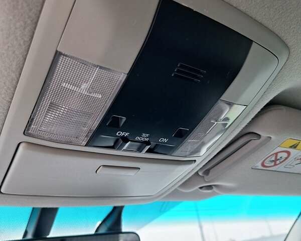 Чорний Тойота Ленд Крузер Прадо, об'ємом двигуна 3.96 л та пробігом 135 тис. км за 44900 $, фото 57 на Automoto.ua