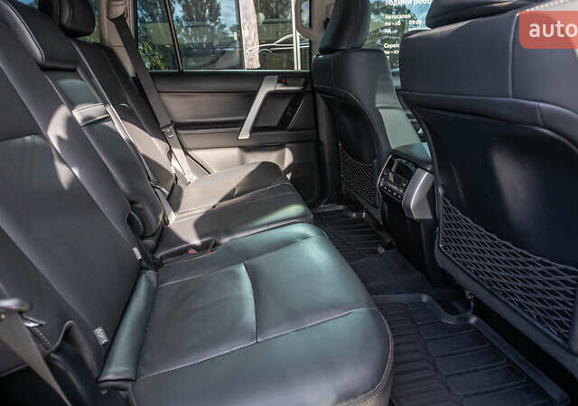 Черный Тойота Ленд Крузер Прадо, объемом двигателя 3.96 л и пробегом 153 тыс. км за 45086 $, фото 6 на Automoto.ua