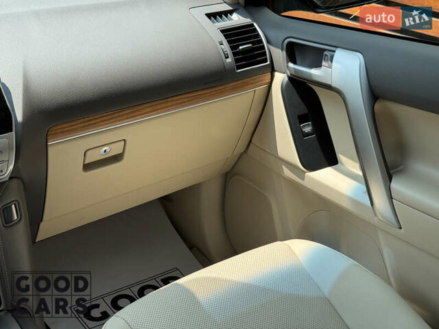 Черный Тойота Ленд Крузер Прадо, объемом двигателя 3.96 л и пробегом 3 тыс. км за 65000 $, фото 37 на Automoto.ua